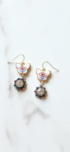 🦋 Aretes Mariposa con Ojo Protector y Cristal Multicolor – Libertad, Luz y Protección