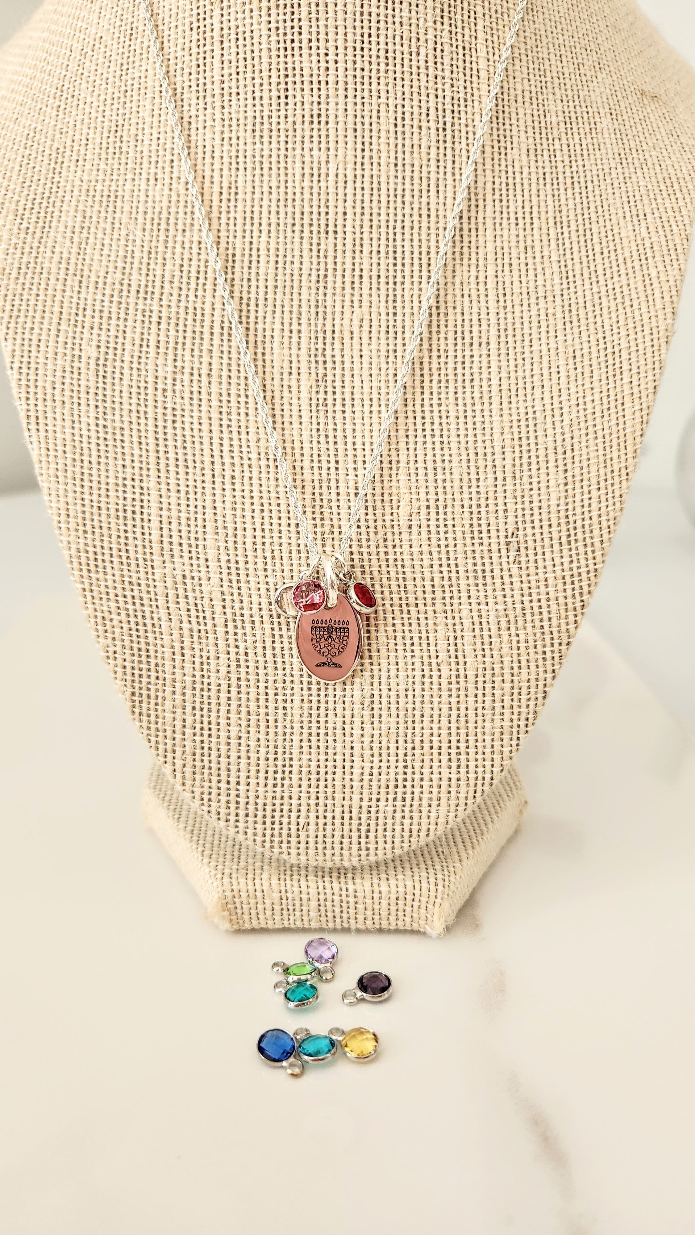 Luz y Milagros Collar
